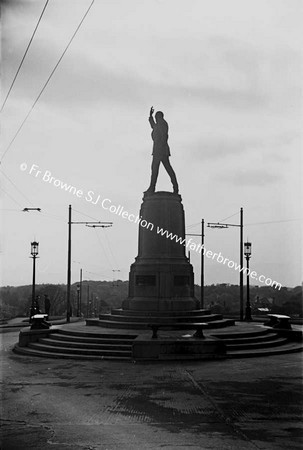 STORMONT ROYAL MILE CARSON STATUE